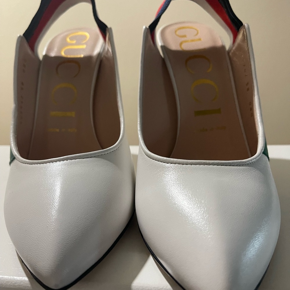 Gucci Heels White with Bee detail - Picture 6 of 6